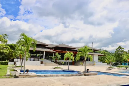 Cocoons Club Laiya Отели в г. Сан Хуан