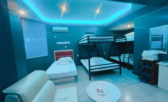 Sakura Language E-sports Hotel (Zhengzhou International Trade 360)