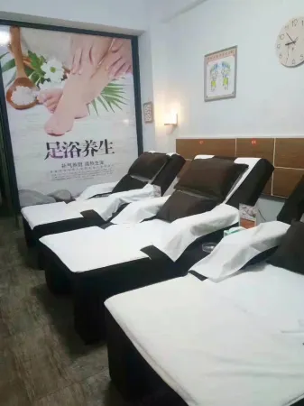 Nanjian New Century Hotel Отели рядом с достопримечательностью «Nanjian Tulin»