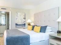 Diamond Head Beach Resort Hotels near The Pier Peddler