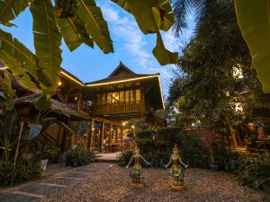 Jinghong Manying Dai Tai Courtyard Villa