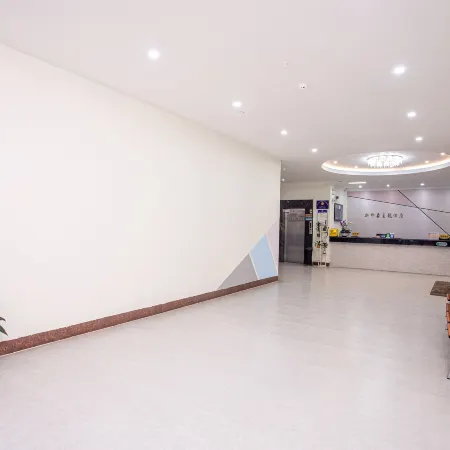 New Impression Creative Theme Hotel (Guangdong Medical University Affiliated Hospital)
