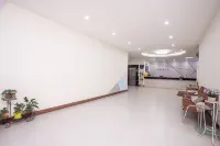 New Impression Creative Theme Hotel (Guangdong Medical University Affiliated Hospital)