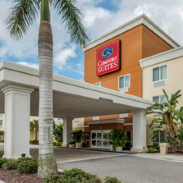 Comfort Suites Sarasota-Siesta Key Hotels near Parasail Siesta