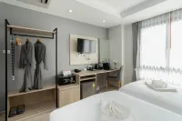 The Riski Hotel at Bangphlat Station Hotels near PCL Holding Co., Ltd.