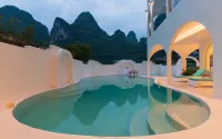 Yangshuo MINOS Hote/ Catton Castle Hotel (Yulong River Ten-Mile Gallery) - مسبح خاص