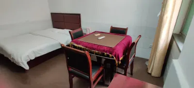 Huarong Hong'en Hotel Hotel in zona Qinv Peak