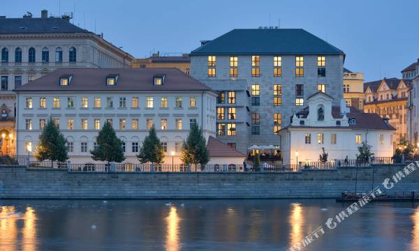 Four Seasons Hotel Prague