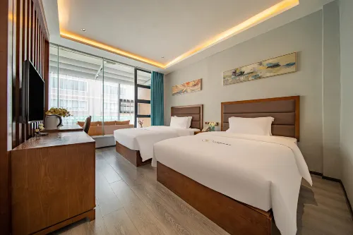 First Meet Hotels in Luodian