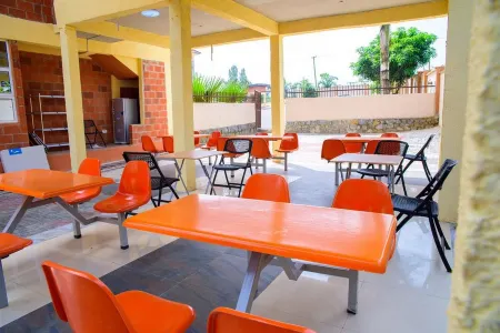 Towlab Hotel & Suites Отели в г. Акуре