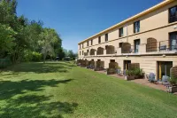 Suite Home Aix en Provence Sud TGV Hotels in Gardanne