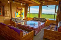 Ruoergai Junlin Holy Land Self-Driving Camp B&B