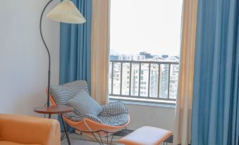 Aijia Apartment (Wuyue Plaza)