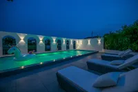 Qinyuan Lake View Pool Villa Hotels in Kunshan