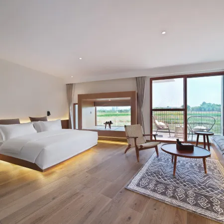 MUNWOOD WHITE VILLA