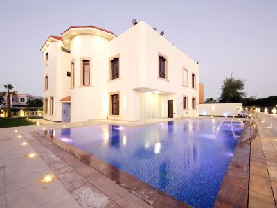 Luxury 5 Bedroom +Maid With Pool - Falcon City