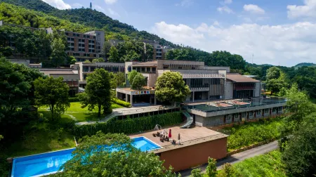 YASHAN TOURISM RESORT -Dalongshan Ecological Hotel Отели в г. Даю