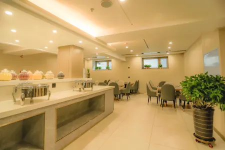 Song Yue Hotel Отели рядом с достопримечательностью «Harbin Huaxia Institute of Computer Technology (Qianshan Road)»