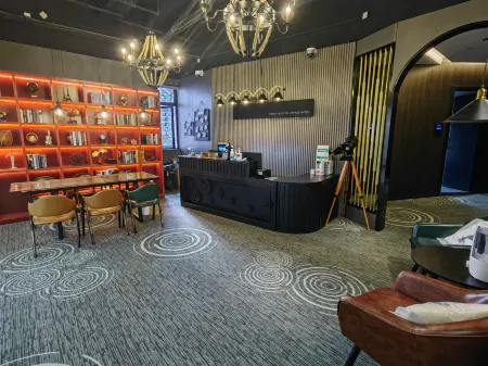 Furao Zhixuan Hotel (No.9 People's Hospital Lujiabang Road Subway Station Branch)