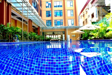 Le Chen Miiya Hotel Отели рядом с достопримечательностью «University of Management and Economic»