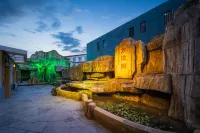 Four seasons above the clouds ( Heishan North Square Branch) Hotels in Heishan