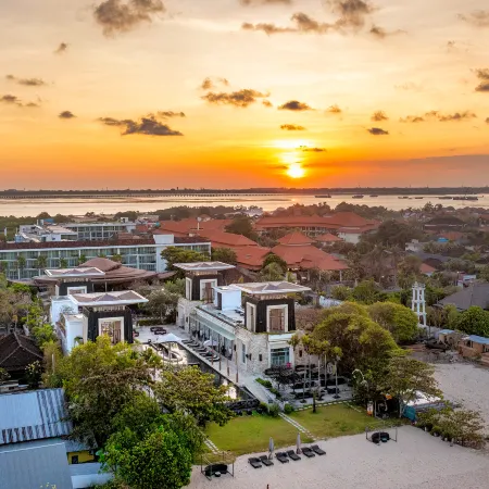 The Sakala Resort Bali All Suites Отели рядом с достопримечательностью «Гавань Беноа»