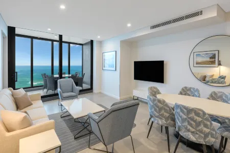 Meriton Suites Surfers Paradise Отели рядом с достопримечательностью «Смотровая площадка Скайпойнт»