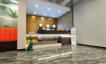 Multi-dimensional World E-sports Hotel (Guangyuan Branch)