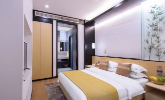 Tengchong Yunting Flower Step Coffee Theme Inn