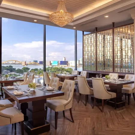 Melia Vinpearl Danang Riverfront