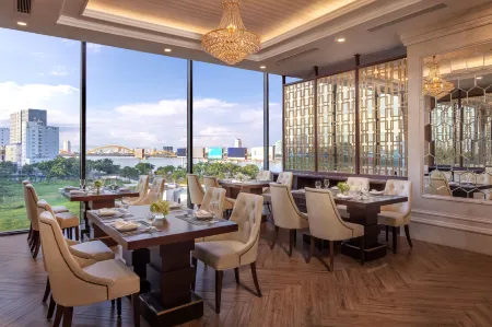 Melia Vinpearl Danang Riverfront Отели рядом с достопримечательностью «Danang Architecture University»