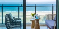 Boji Holiday Apartment (Hailing Island Poly Yintan Shop) - 180°一线海景双室与海景日出阳台