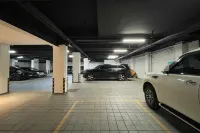 Mount Villa By T Residence (Viral infinity pool & rooftop bar | Perfect photo spot) - parking