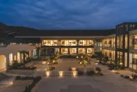 Hidden in the Countryside · Shiyan Early Spring Three Flowers Homestay (Xinghua Village) - Pools