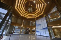 Baizhi Mountain Hotel - parking
