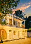 Yingying's yard Hotels in Hongkou