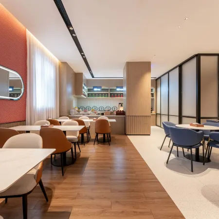 Echarm Hotel (Fuyang Yingzhou Wanda Plaza)