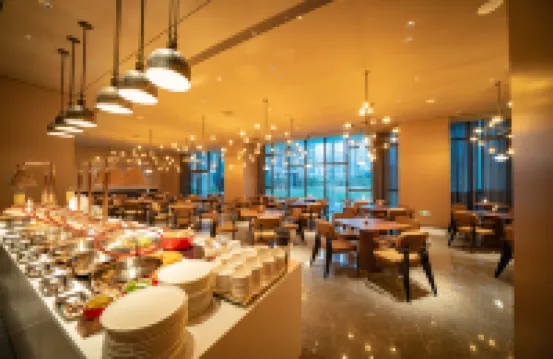 PLATINUM HYALE HOTEL