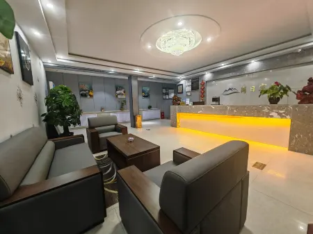 Tongren Gangri Hotel Отели в г. Тунжэнь