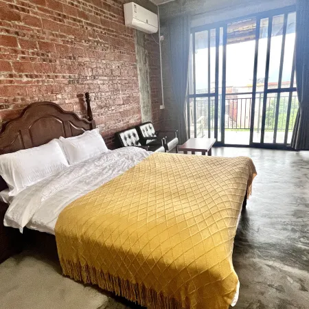 Peacock Lake B&B (Kaiping City Dasha Town)