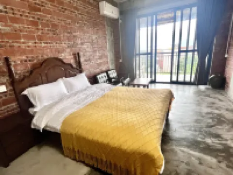 Peacock Lake B&B (Kaiping City Dasha Town)