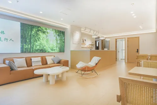 Lodge by the road Hostel (Nanjing Xinjiekou Subway Station)