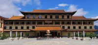 Linjiang Baiwang Longyue Hotel - parking
