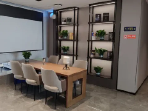 7 Days Premium Hotel (Hanzhong Yang County Zhengfu Xingzheng Fuwuzhongxin) Hotels in Yang County