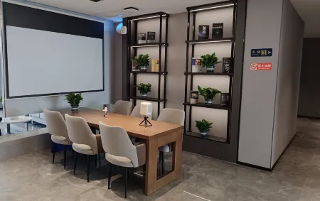 7 Days Premium Hotel (Hanzhong Yang County Zhengfu Xingzheng Fuwuzhongxin)