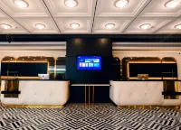 Vic Multi-Cloud Enjoy Hotel