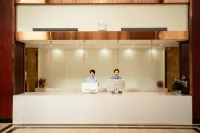 Longzhimeng Grand Hotel (Poyang Donghu Park)
