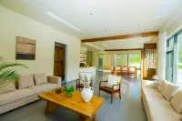 Shennongjia Linye Homestay (Dajiuhu) Hotel di Shennongjia
