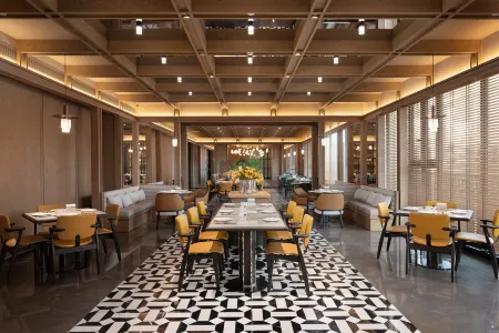 Hampton by Hilton Changchun Jingyue Отели рядом с достопримечательностью «Software Engineering Simulation Company， College of Humanities & Information， Changchun University of Technology»