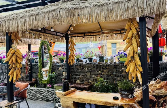 明財山莊（四姑娘山景區店）